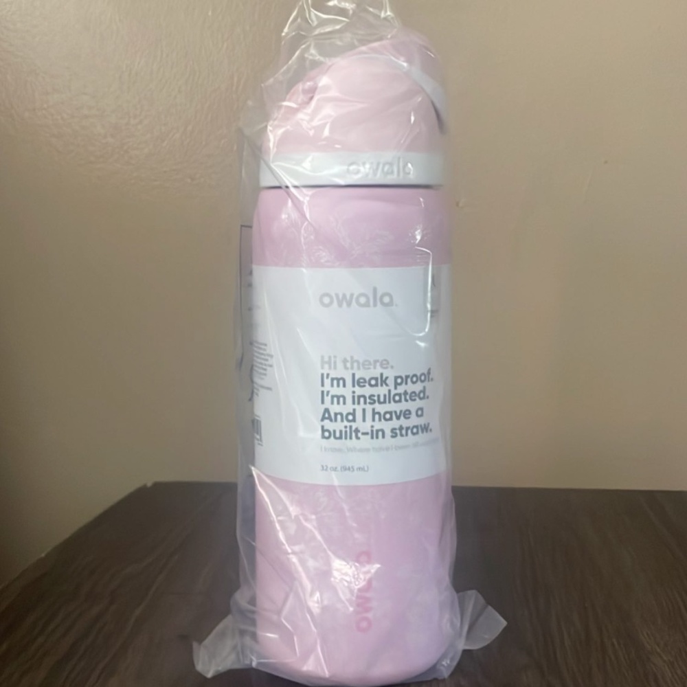 Owala x UO  32 oz free sip - Ribbon Toile (SOLD OUT)